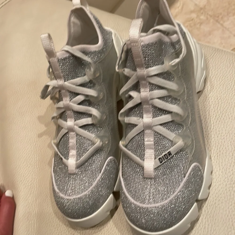 Authentic Dior women sneakers size 37 brand new wore them for 1h at home! - Picture 5 of 5